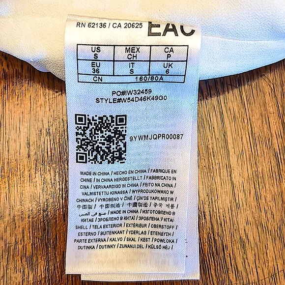 GUESS Solid White Sequin Short Shorts Size: Small - Picture 8 of 9